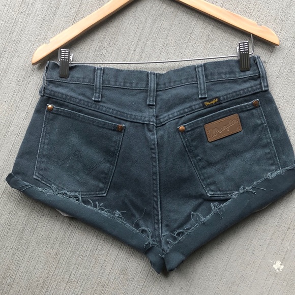 90'S WRANGLER 13MWZNG OLIVE GREEN CUTOFFS. SZ 32 - Picture 3 of 6